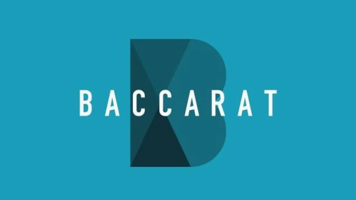 Tampilan visual meja Baccarat yang elegan dengan nuansa merah dan emas